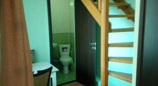 Гостиница Guest house Nadezhda Геленджик Стандартный четырехместный номер-1